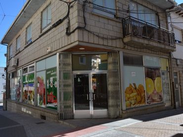 Locale commerciale in affitto a Sotillo de la Adrada