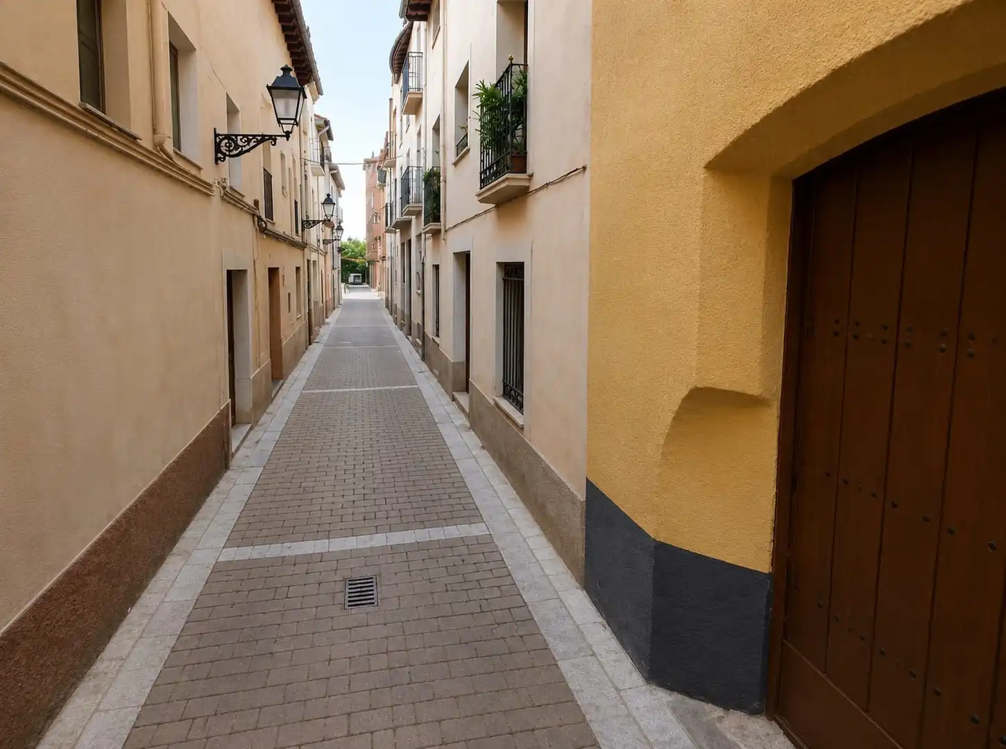 Vista exterior de Piso en venta en Huesca con Calefacción, Terraza y Trastero