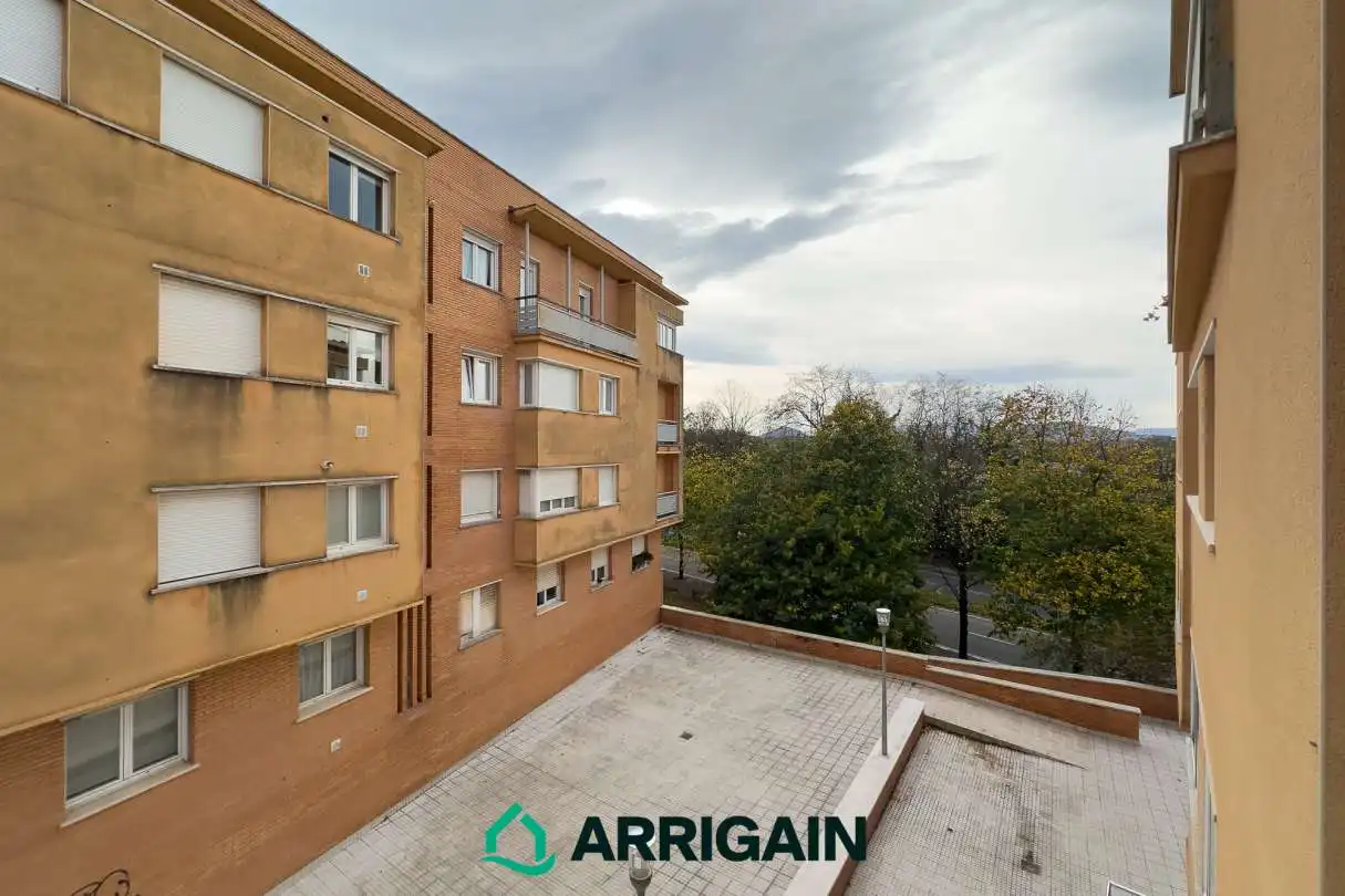 Habitación de Piso en venta en Donostia - San Sebastián  con Calefacción, Trastero y Balcón