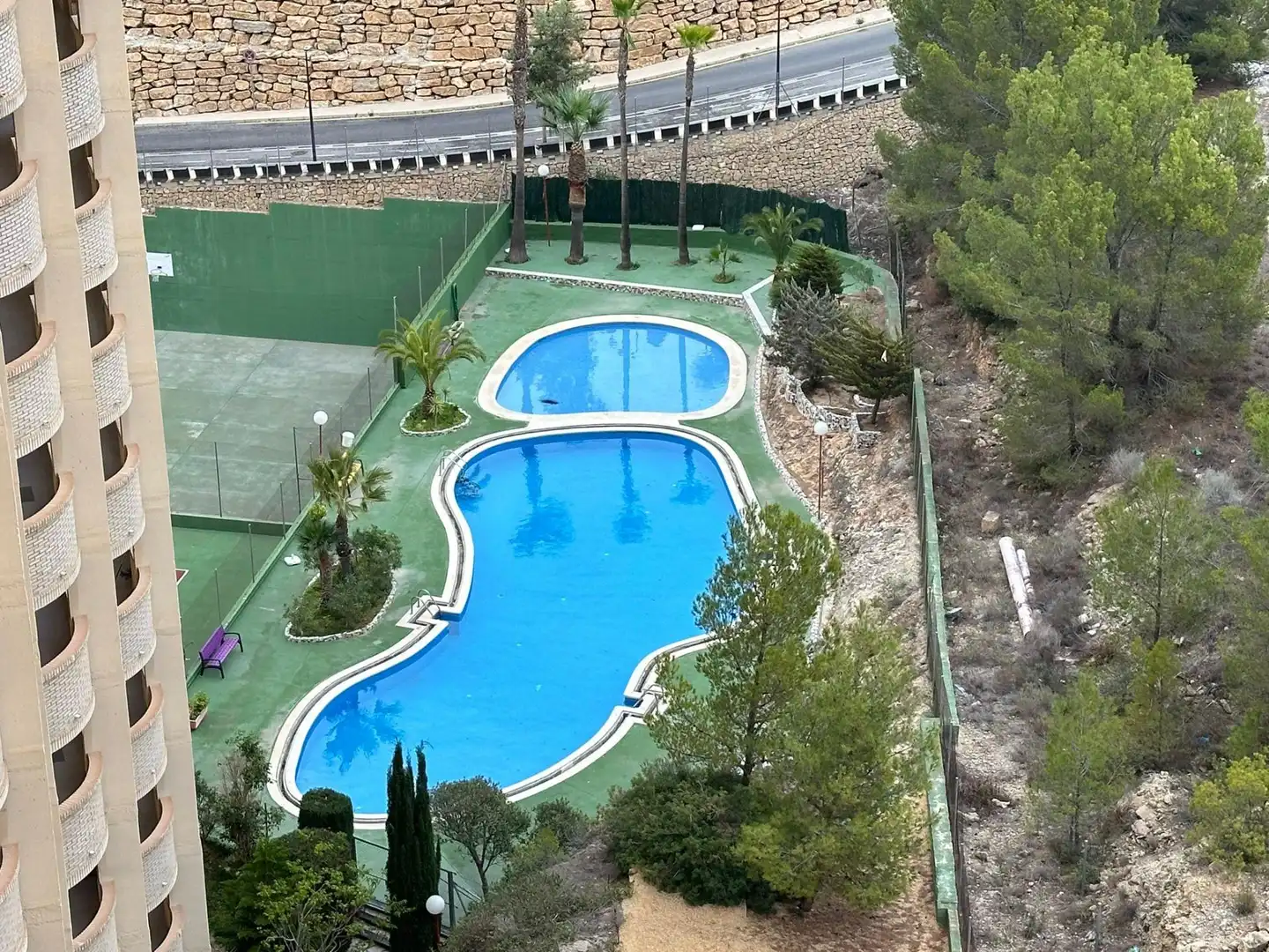 Piscina de Apartament en venda en Benidorm amb Aire condicionat, Jardí privat i Terrassa