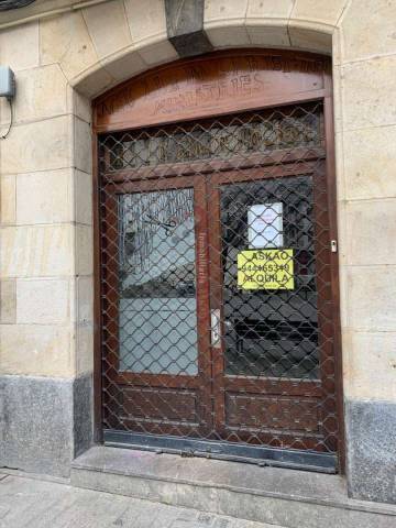 Local comercial en Alquiler en Encarnacion Plaza en Atxuri