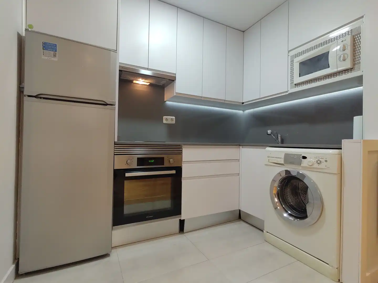 Wohnung mit Aufzug zur Miete in Calle de Villafranca, imagen 4
