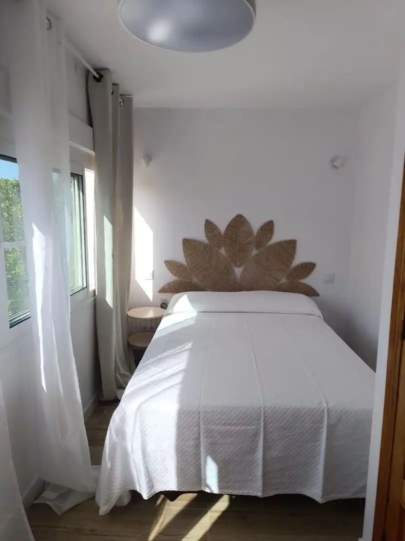 Dormitori de Apartament de lloguer en Sotogrande amb Aire condicionat