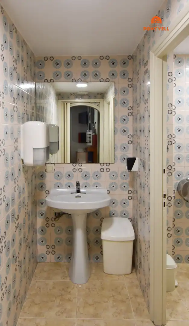 Local commercial à vendre à La Bisbal d'Empordà, imagen 19