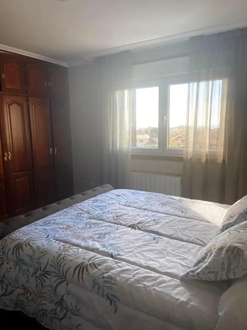 Dormitori de Casa o xalet de lloguer en Cangas  amb Calefacció, Jardí privat i Terrassa