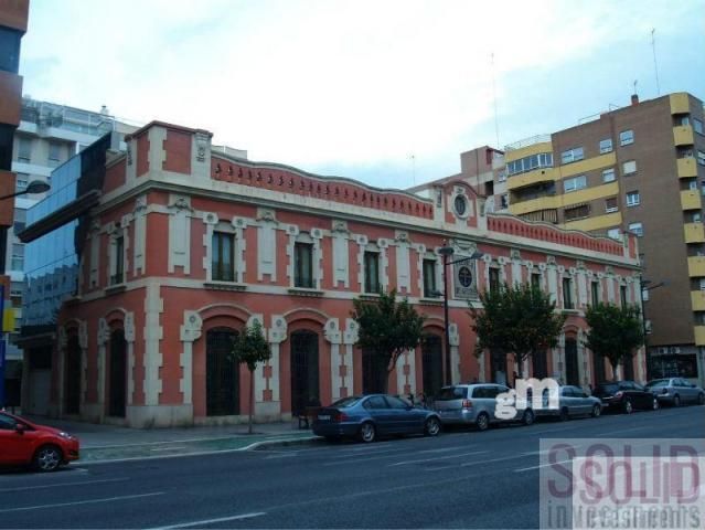 Vista exterior de Edifici en venda en  Valencia Capital