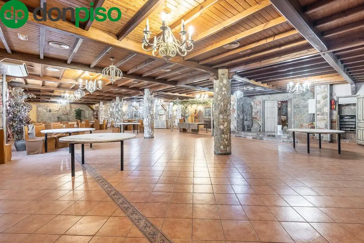 Local en venta en Pinos Genil con Terraza