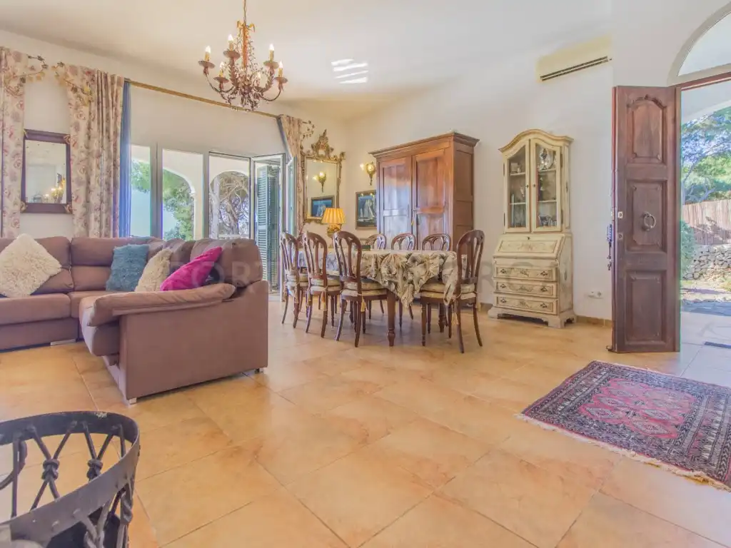 Comedor de Casa o chalet en venta en Sant Lluís con Calefacción, Jardín privado y Piscina