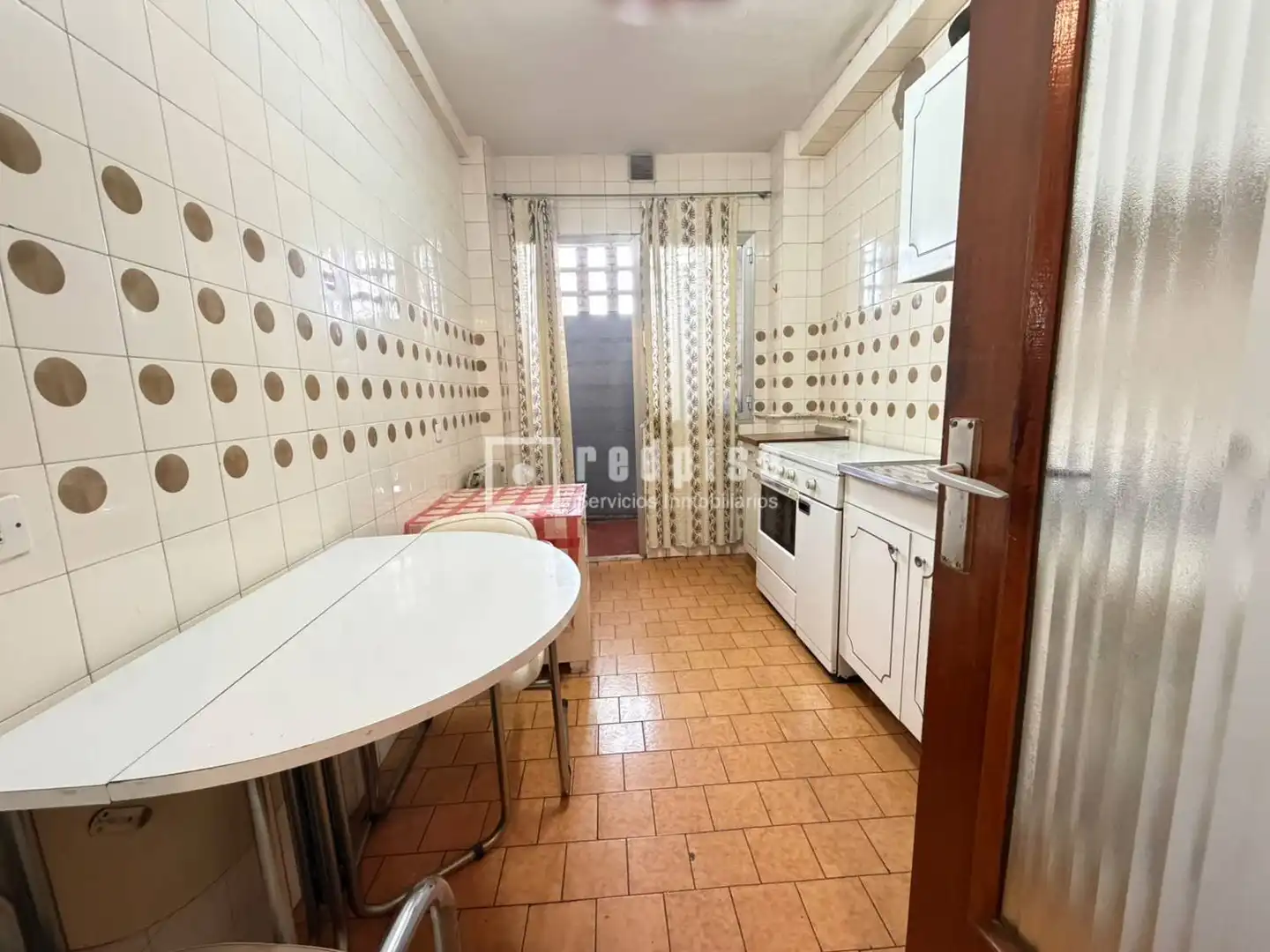 Cuina de Pis en venda en San Fernando de Henares amb Calefacció, Parquet i Terrassa