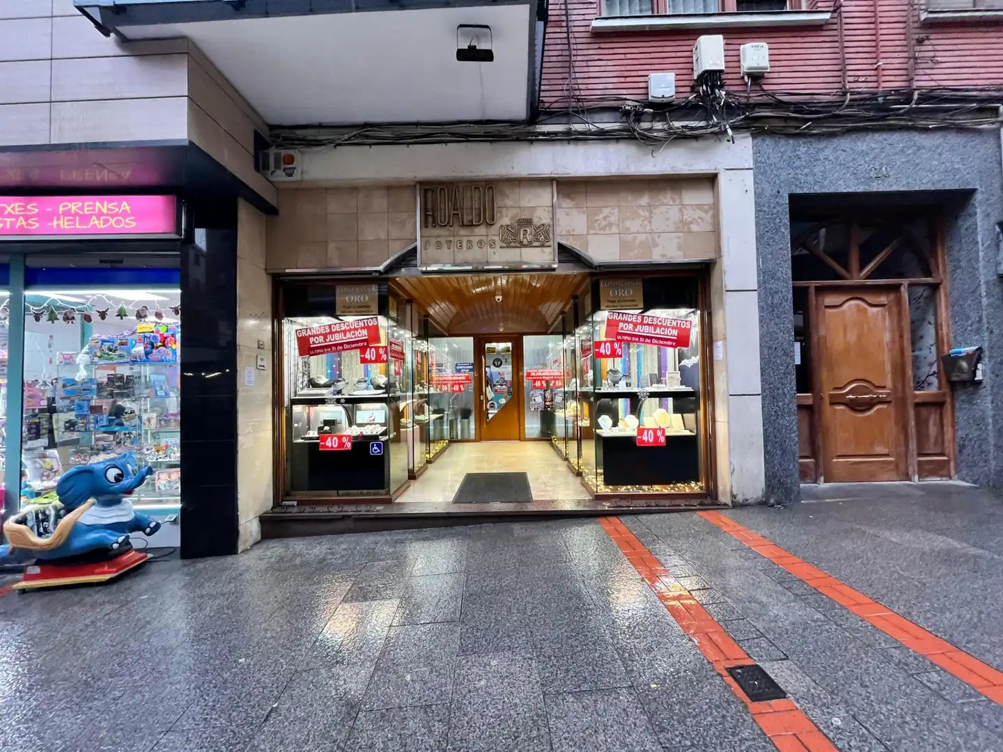 Business premises for sale in Centro - Ariz - Uribarri, imagen 2