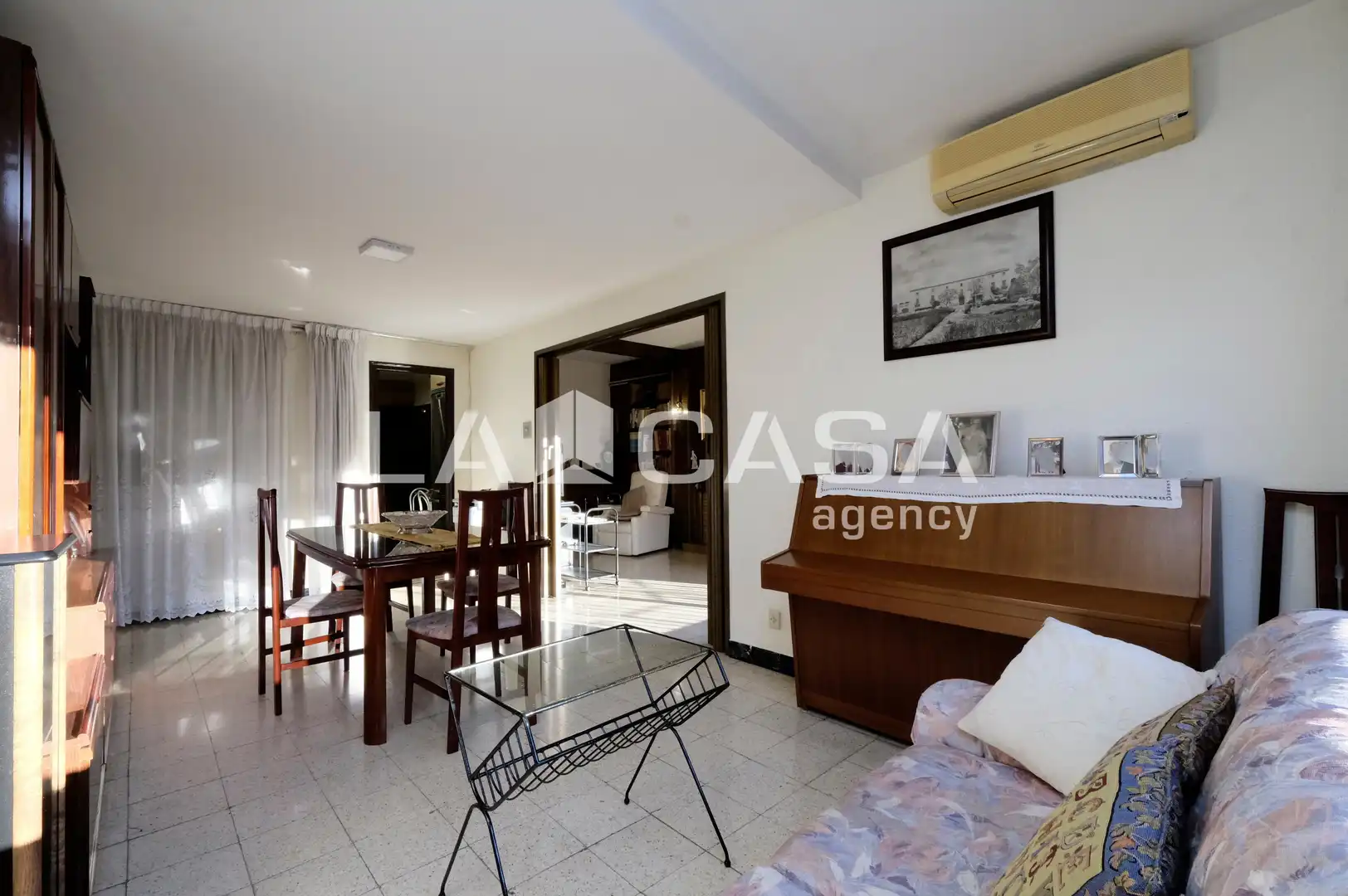 Piso en venta en Barcelona con Calefacción y Balcón