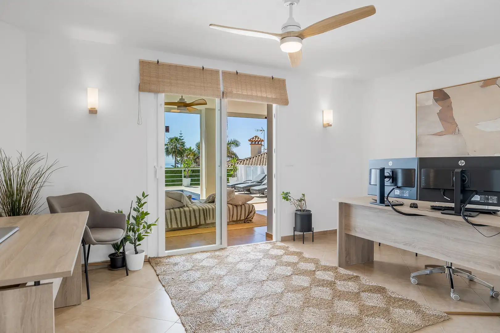 Sala d'estar de Casa o xalet en venda en Estepona amb Aire condicionat, Calefacció i Jardí privat