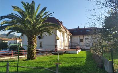 Vista exterior de Àtic en venda en Castañeda amb Calefacció i Terrassa