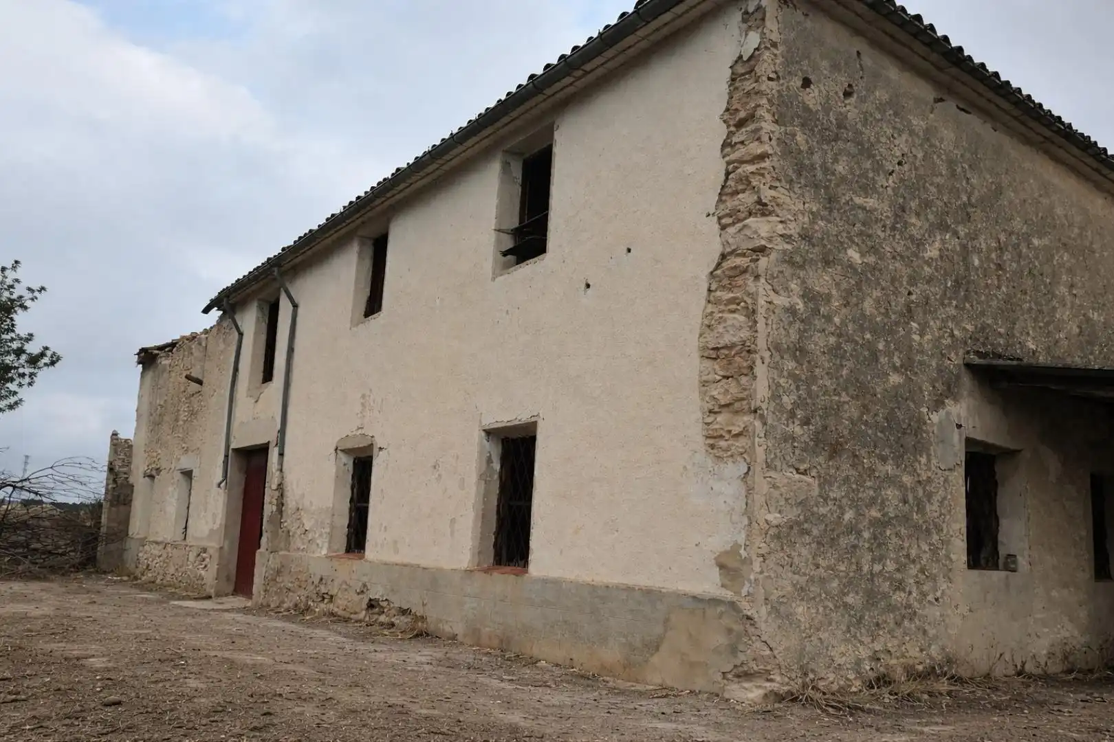 Vista exterior de Finca rústica en venda en Albaida amb Jardí privat