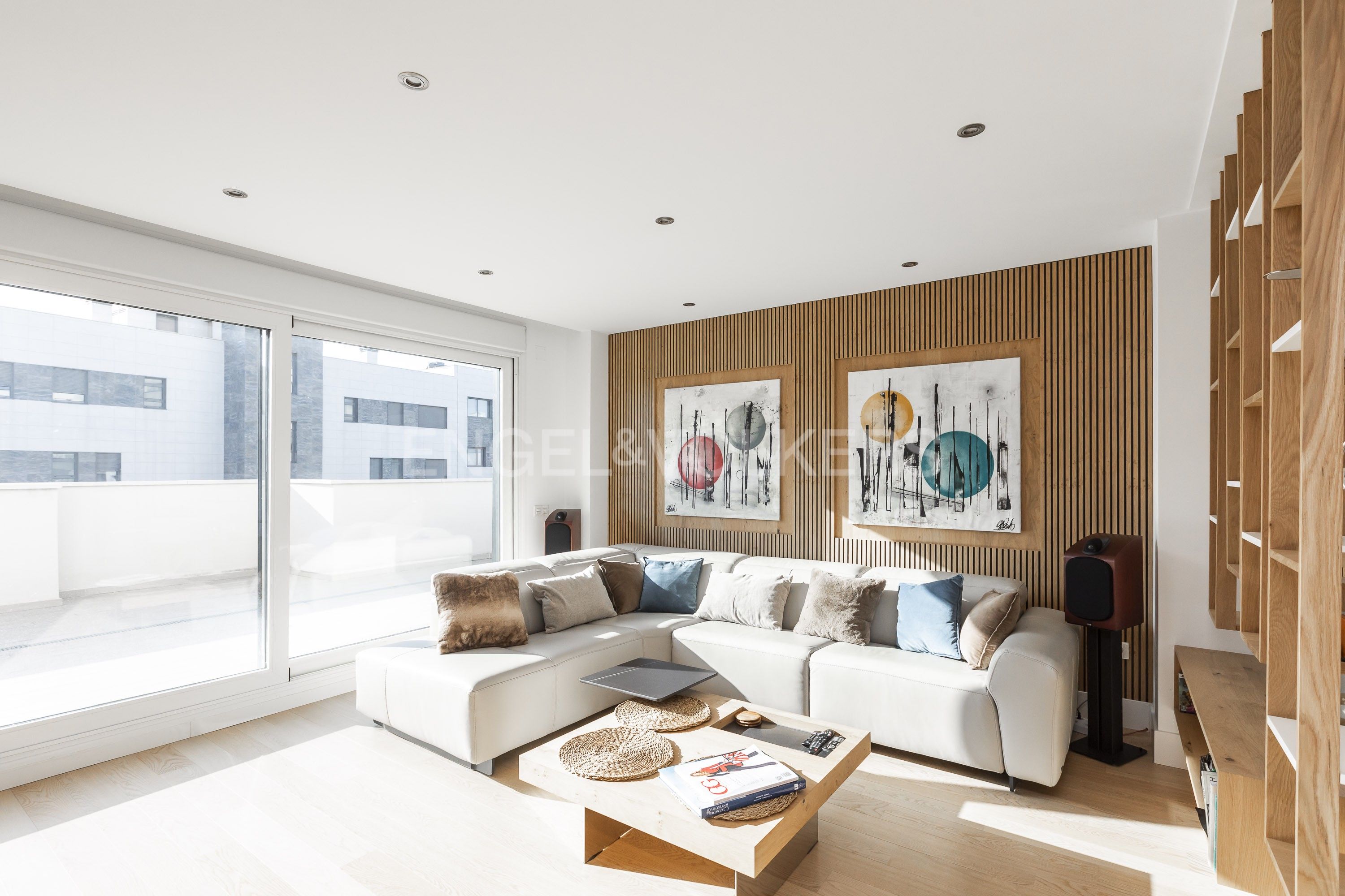 Living room of Apartment for sale in  Madrid Capital  with Air Conditioner, Heating and Private garden