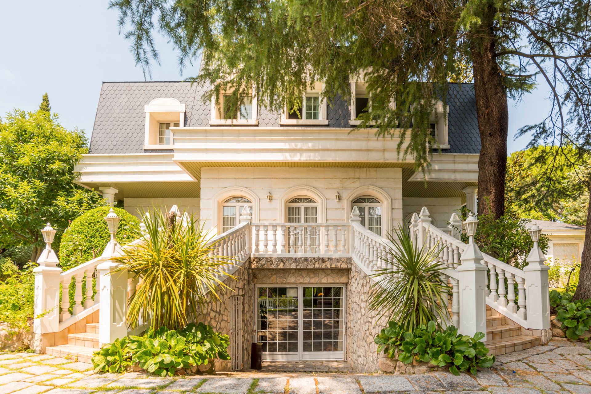 Exterior view of House or chalet for sale in  Madrid Capital  with Air Conditioner, Heating and Private garden