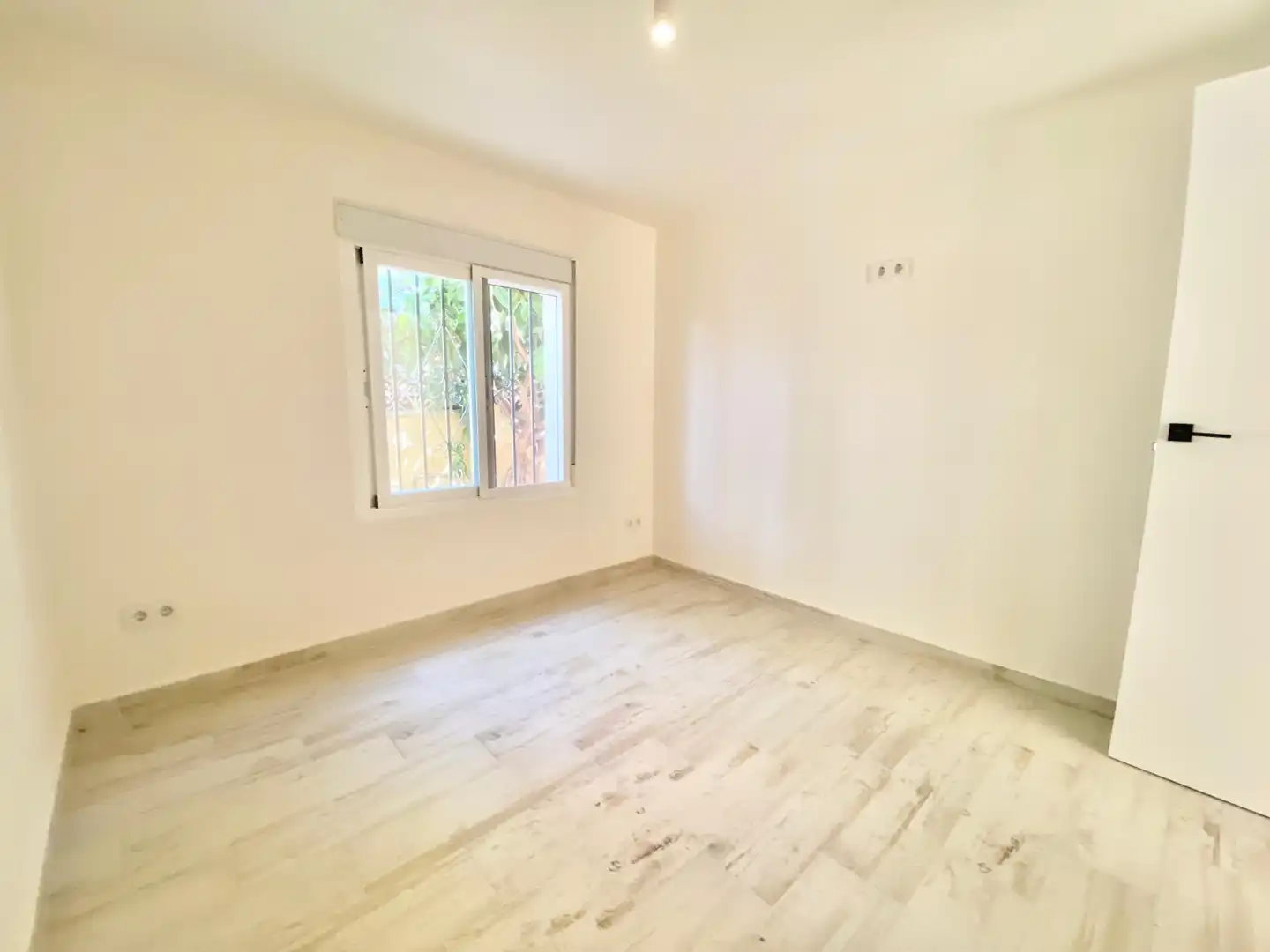 Habitación de Casa o chalet de alquiler en L'Alfàs del Pi con Aire acondicionado, Calefacción y Jardín privado