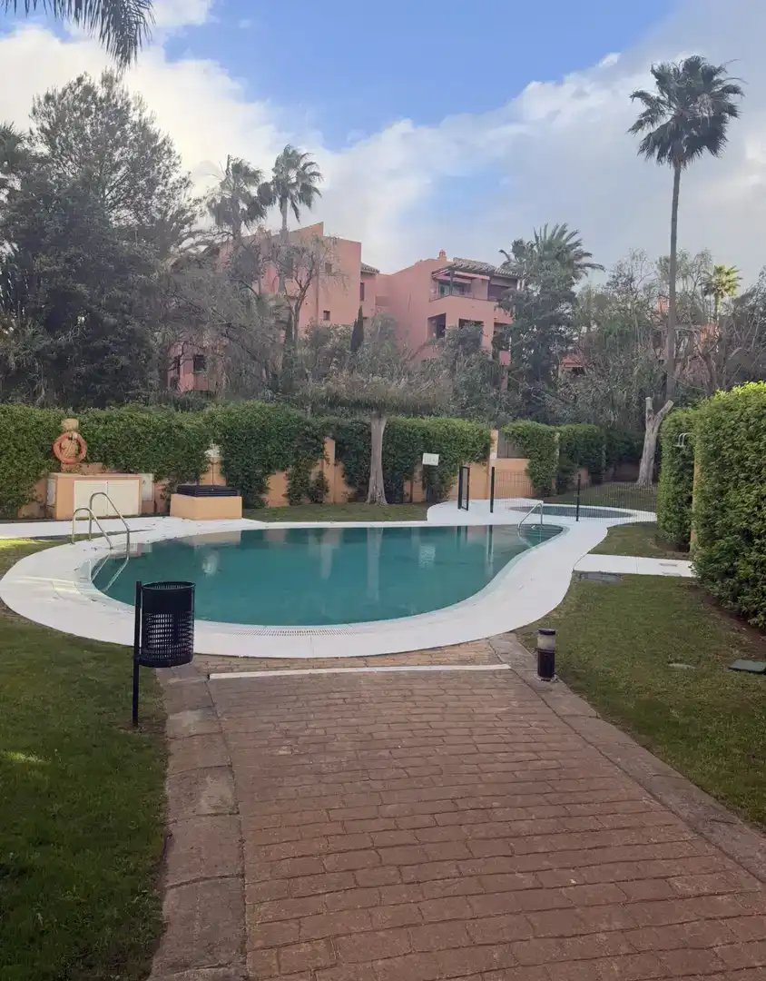 Piscina de Piso en venta en Marbella con Aire acondicionado, Piscina y Balcón