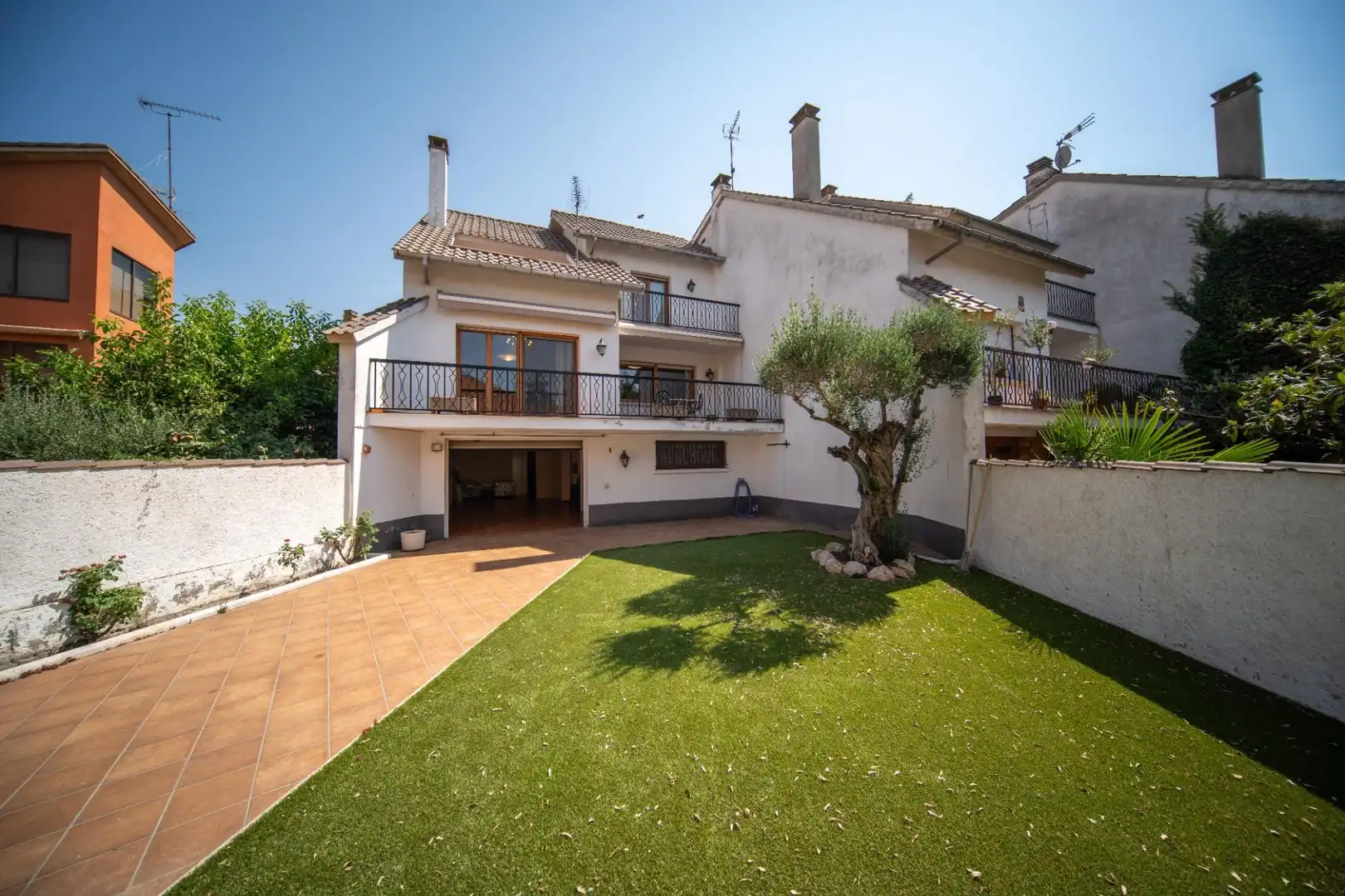 Vista exterior de Casa o xalet en venda en Calaf amb Calefacció, Terrassa i Moblat