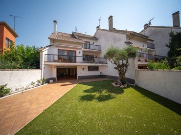 House with balcony for sale in Calaf