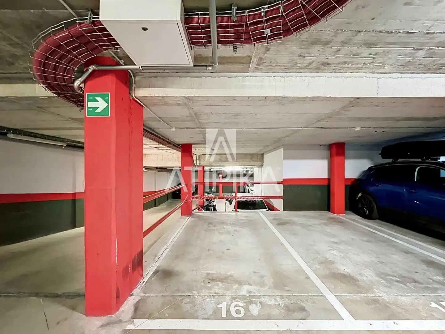 Parking of Flat for sale in L'Hospitalet de Llobregat  with Heating, Parquet flooring and Terrace