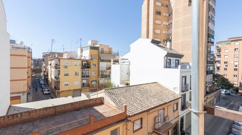 Foto 2 de Piso en venta en Calle Ebro, 1, Barrio de Zaidín, Granada Capital