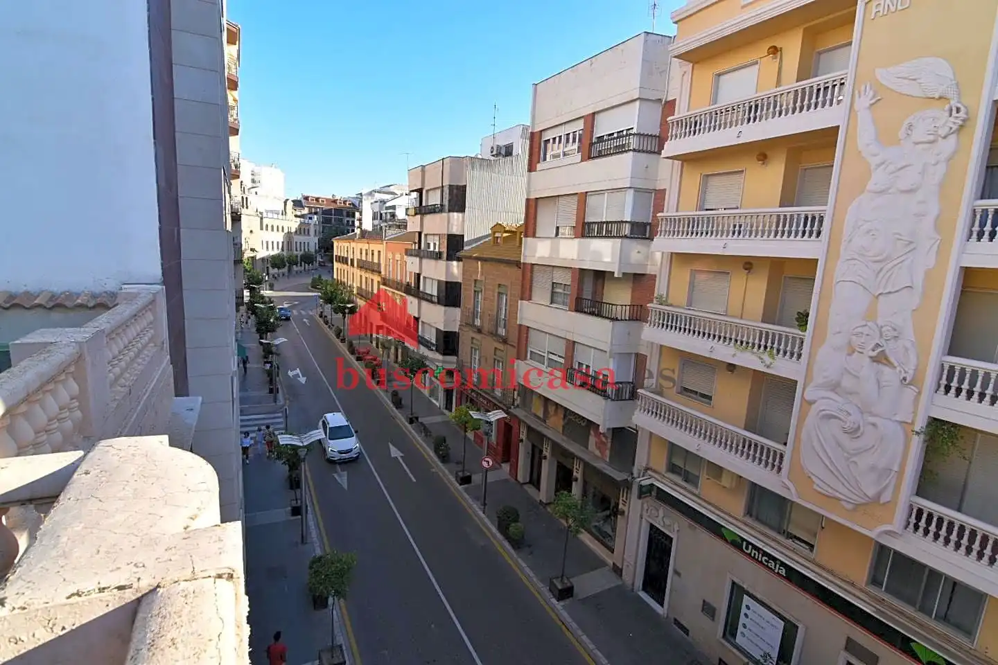 Vista exterior de Edificio en venta en Linares