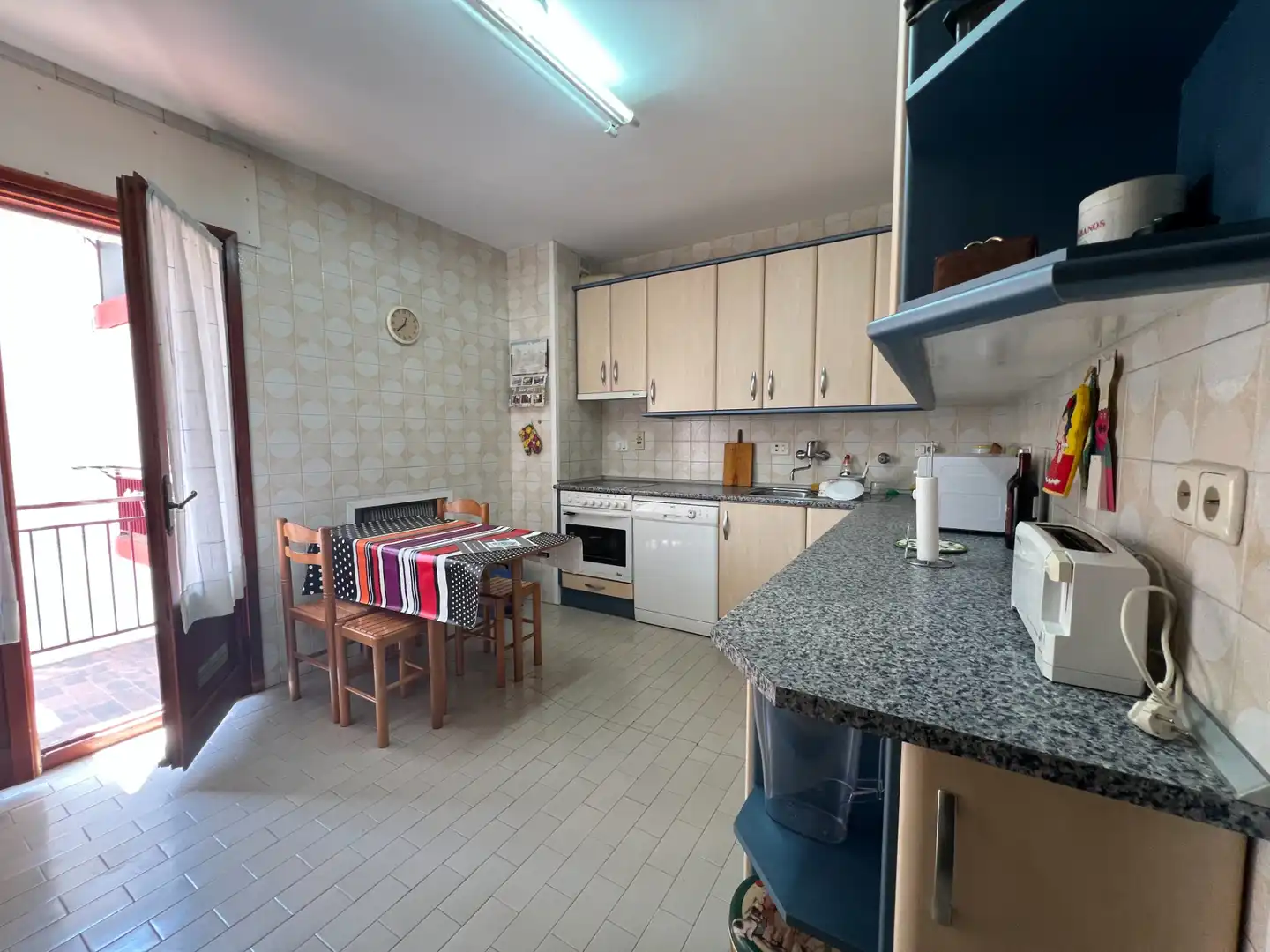 Küche von Wohnung zum Verkauf in Jaca mit Abstellraum und Balkon