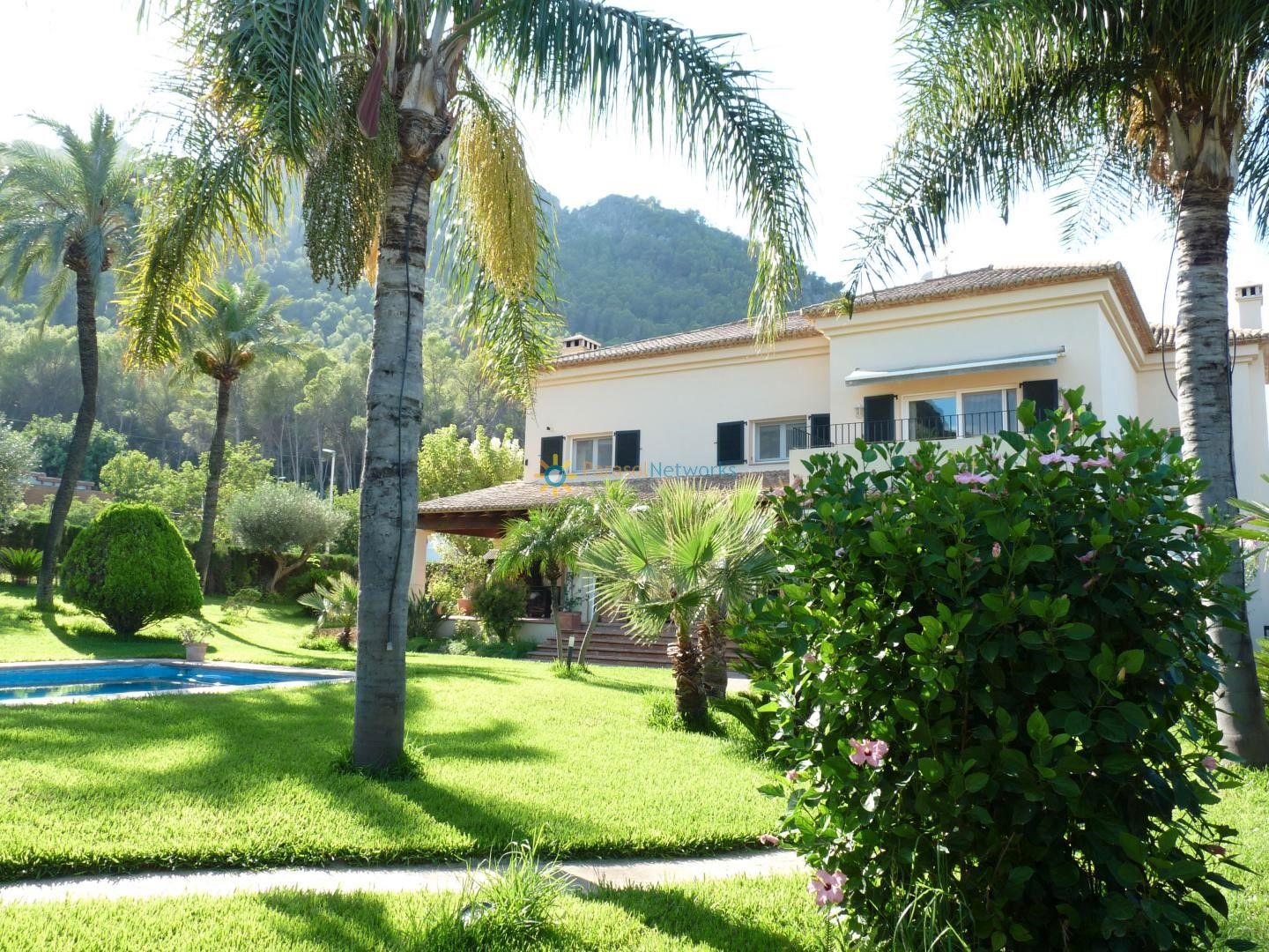 Vista exterior de Casa o xalet en venda en Gandia amb Aire condicionat, Jardí privat i Terrassa