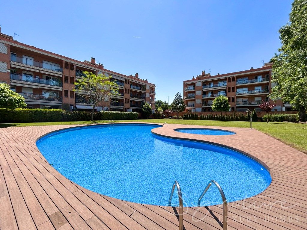 Schwimmbecken von Wohnung zur Miete in Sant Cugat del Vallès mit Heizung und Schwimmbad