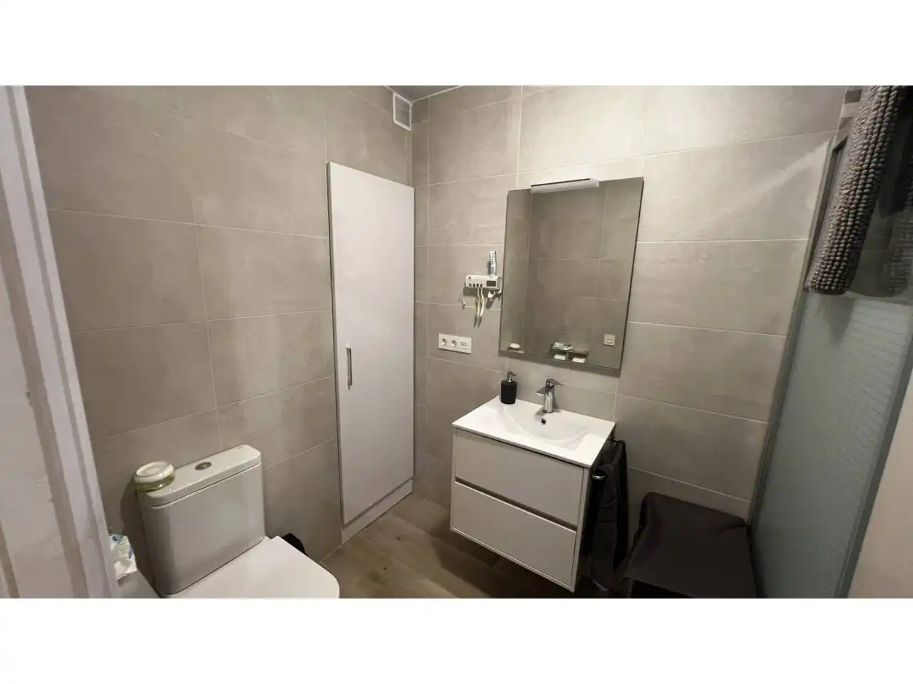 Baño de Piso en venta en Espinosa de los Monteros con Calefacción, Terraza y Amueblado