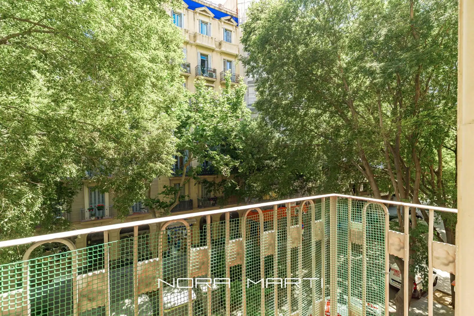 Terrasse von Wohnung zum Verkauf in Barcelona mit Klimaanlage, Parkett und Terrasse