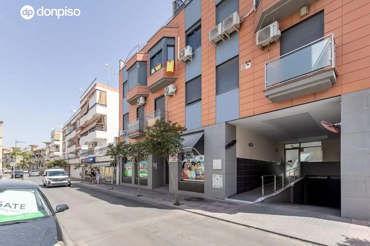 Vista exterior de Pis en venda en Armilla amb Aire condicionat, Calefacció i Balcó