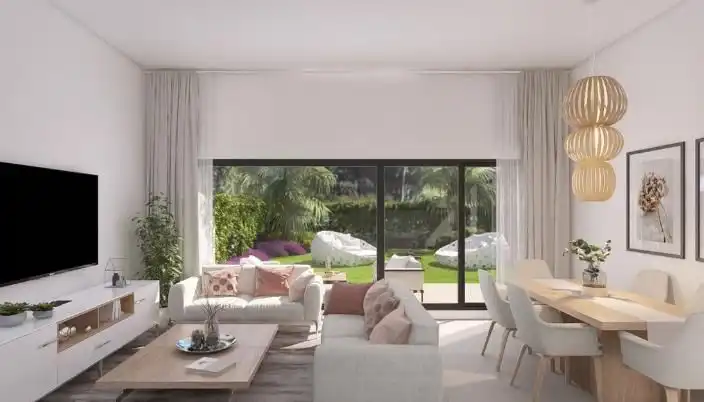 Sala d'estar de Casa adosada en venda en Benahavís amb Aire condicionat, Jardí privat i Parquet