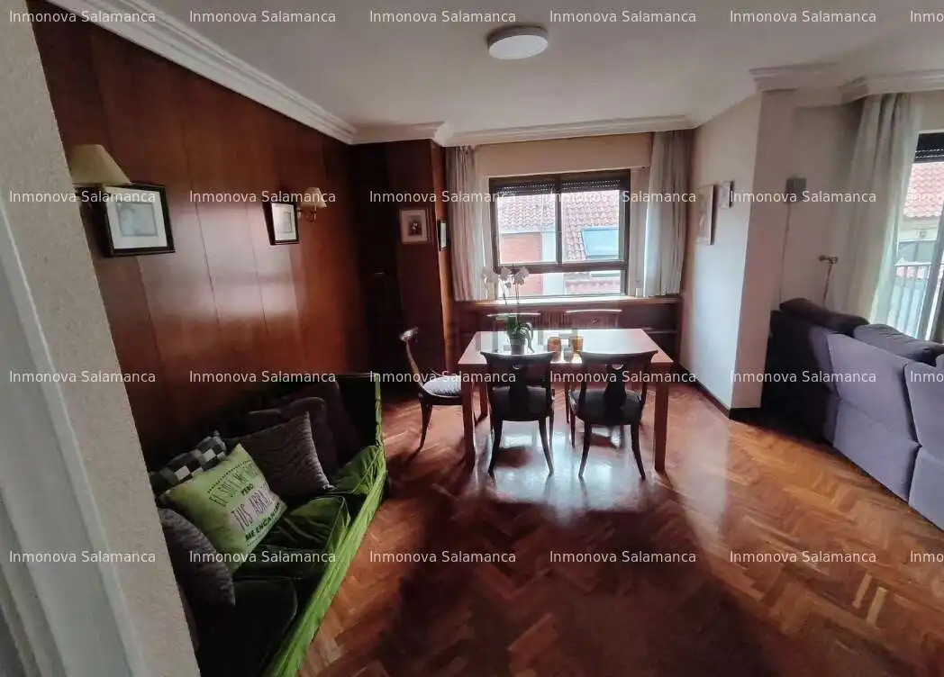 Dining room of Flat for rent in Salamanca  with Heating, Furnished and Oven