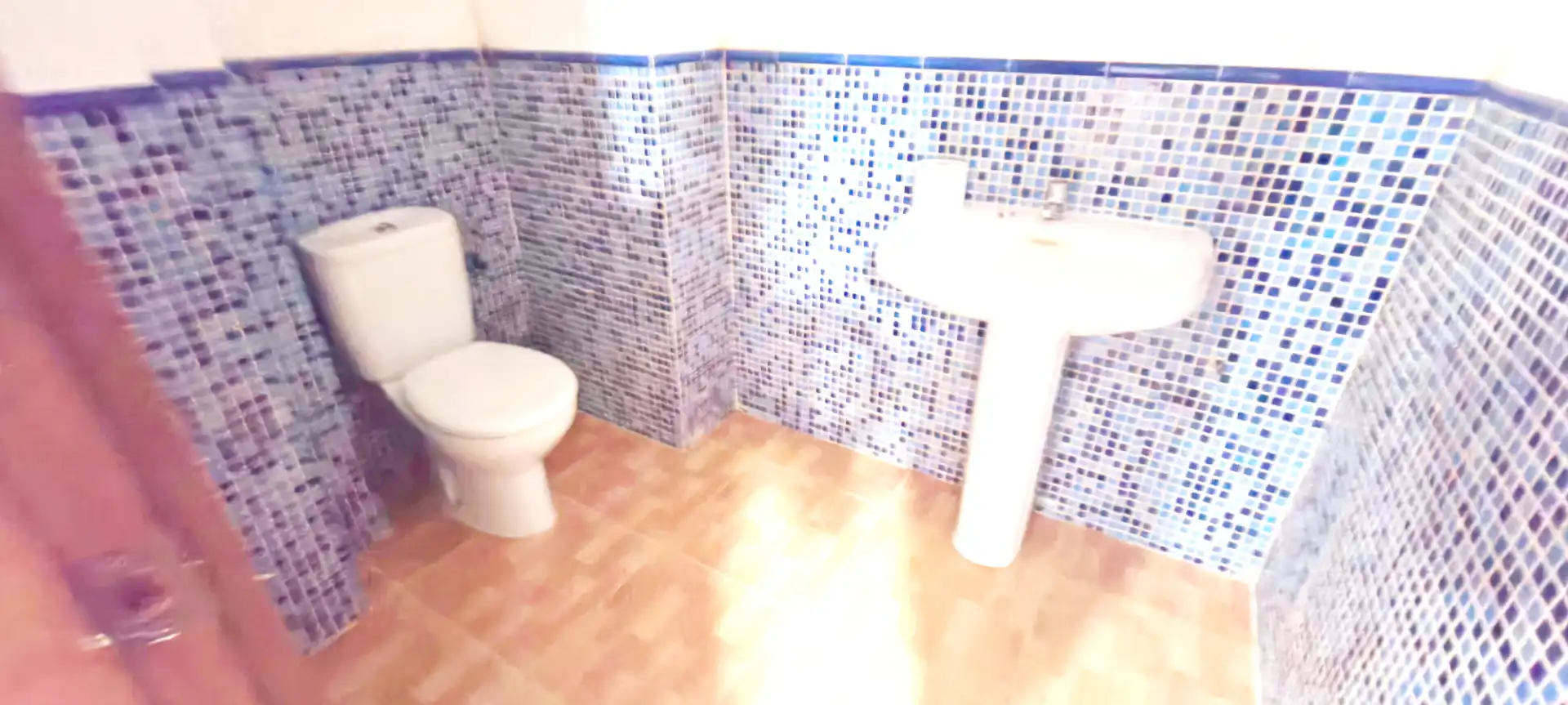 Bathroom of Commercial properties for rent in Córdoba  with Air Conditioner