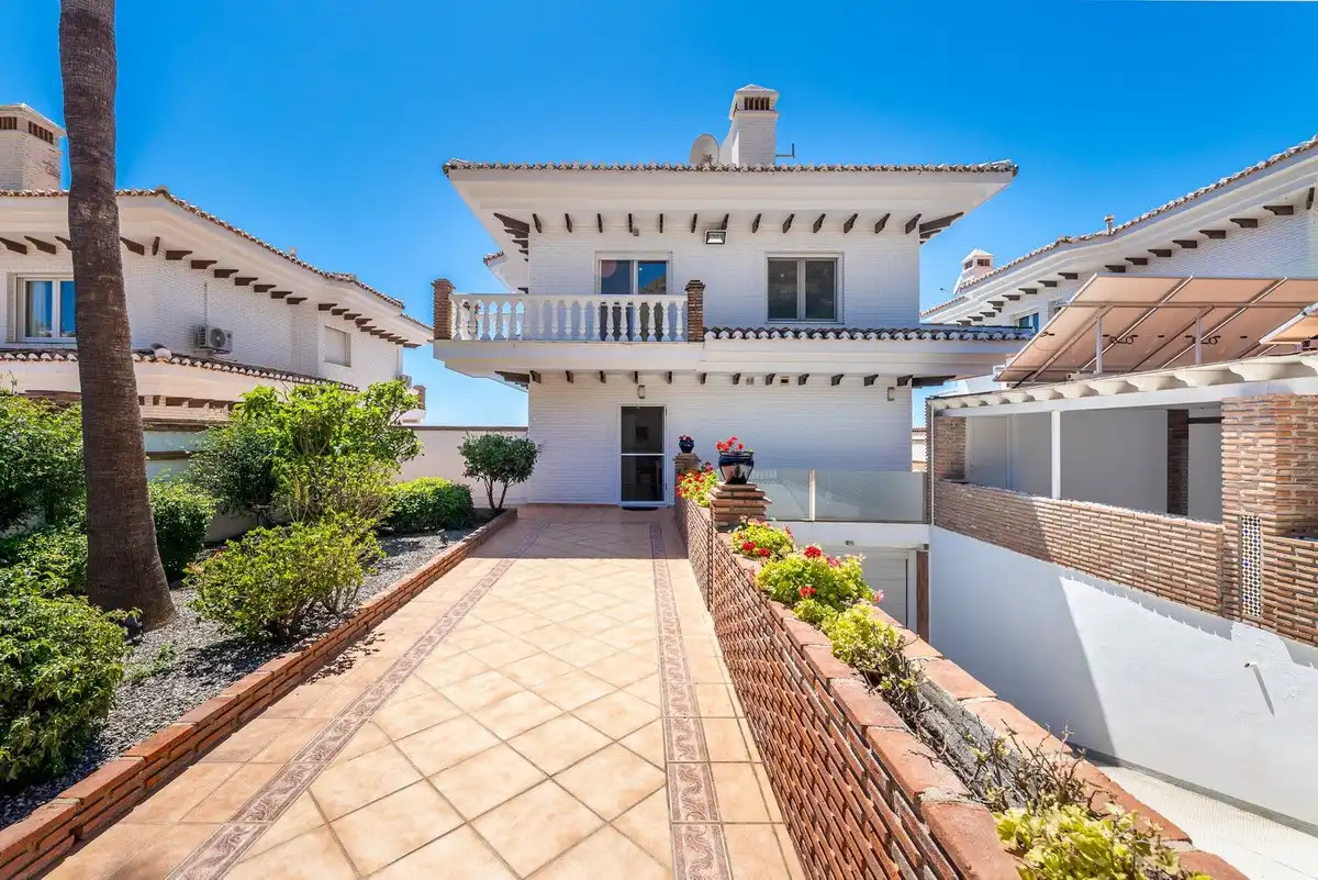 Villa mit Pool zum Verkauf in La Capellanía - El Higuerón, imagen 4
