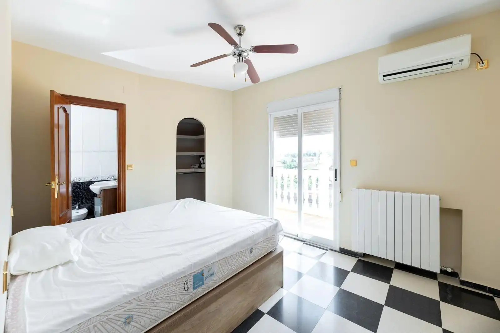 Chalet con piscina en venta en Calle Camacha 10, imagen 18