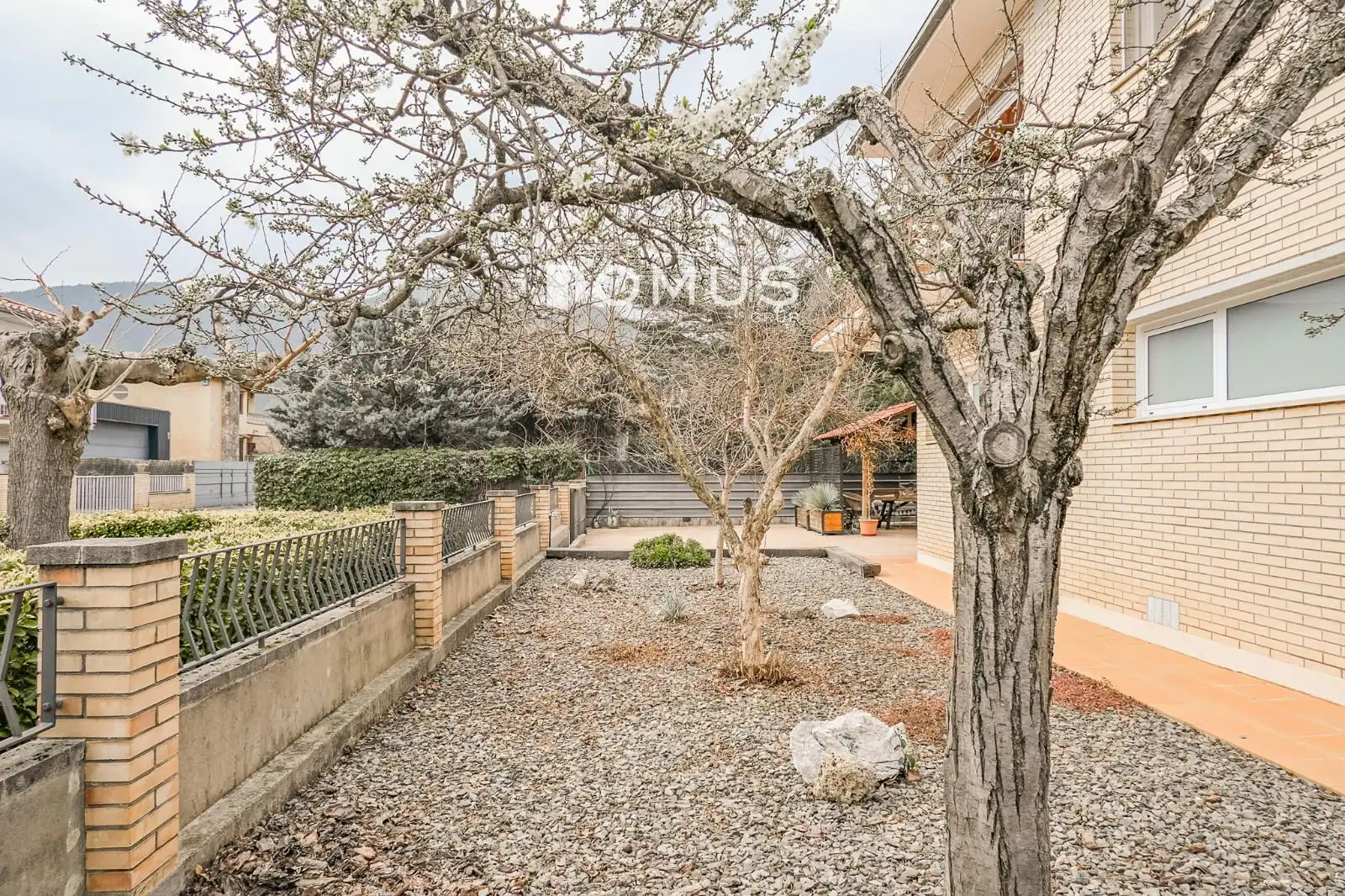 Garden of Houses for sale in Besalú  with Air Conditioner, Private garden and Terrace