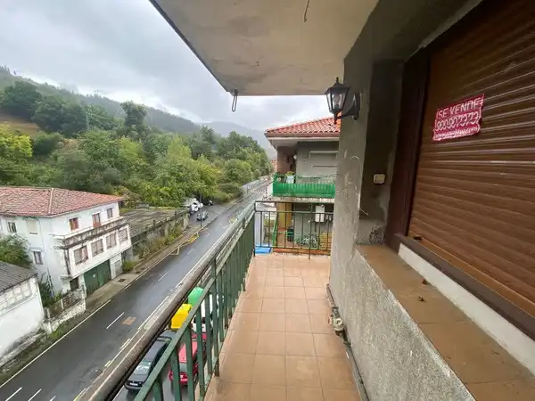 Vista exterior de Piso en venta en Balmaseda con Terraza