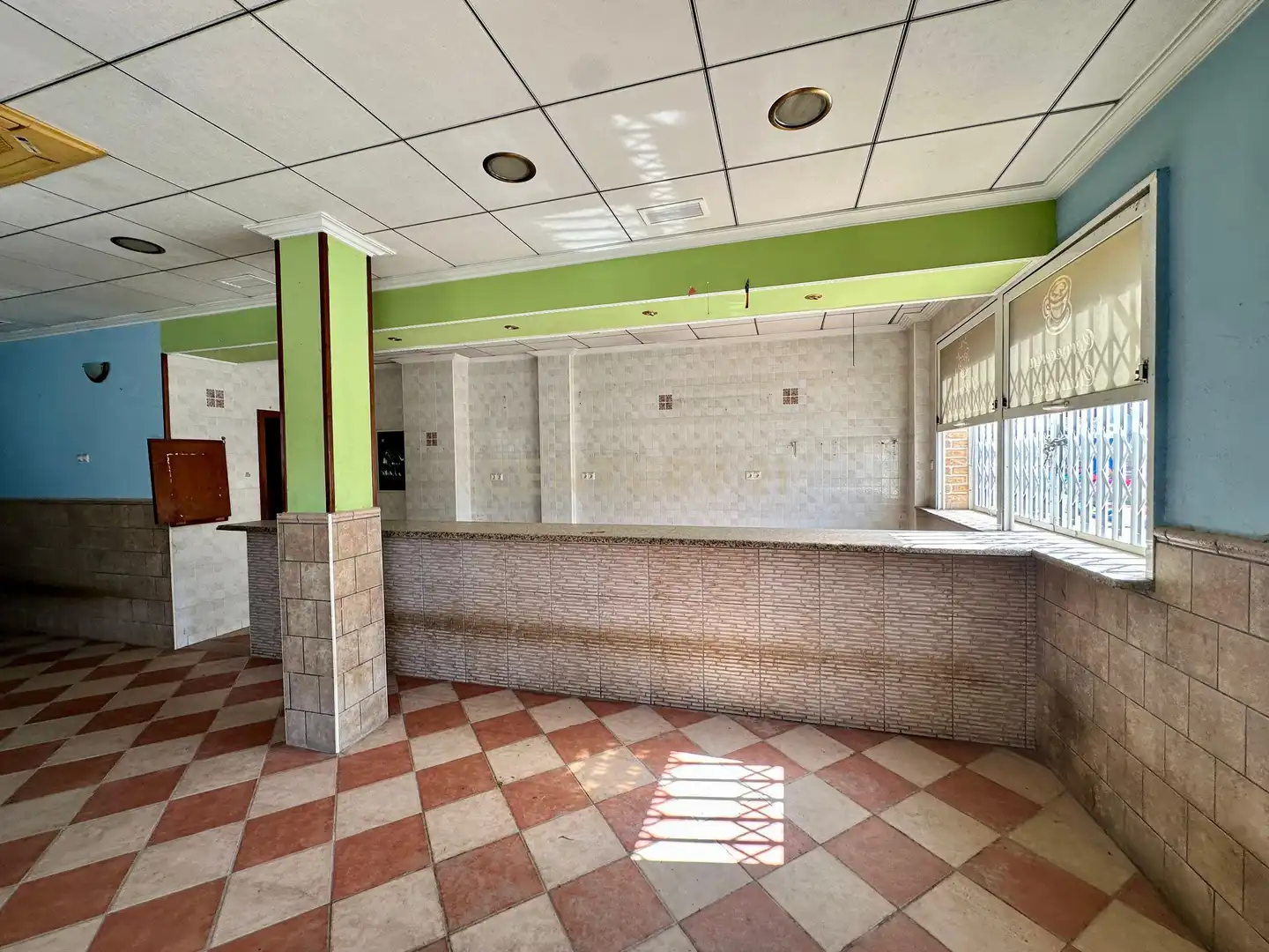 Casa adosada en venta en Jacarilla con Balcón