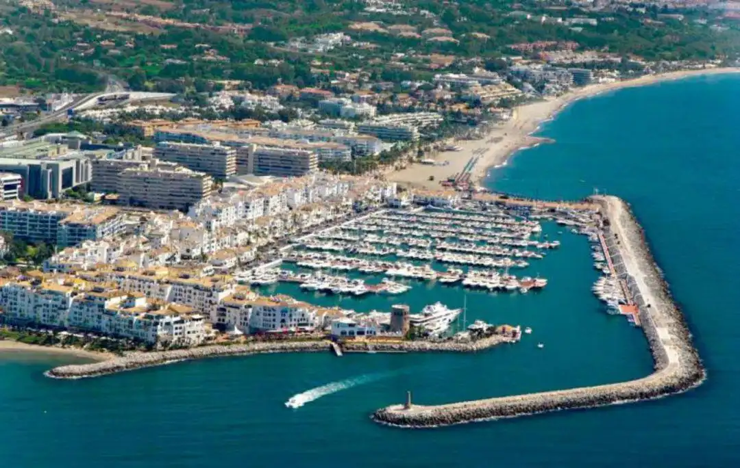 Vista exterior de Residencial en venda en Marbella