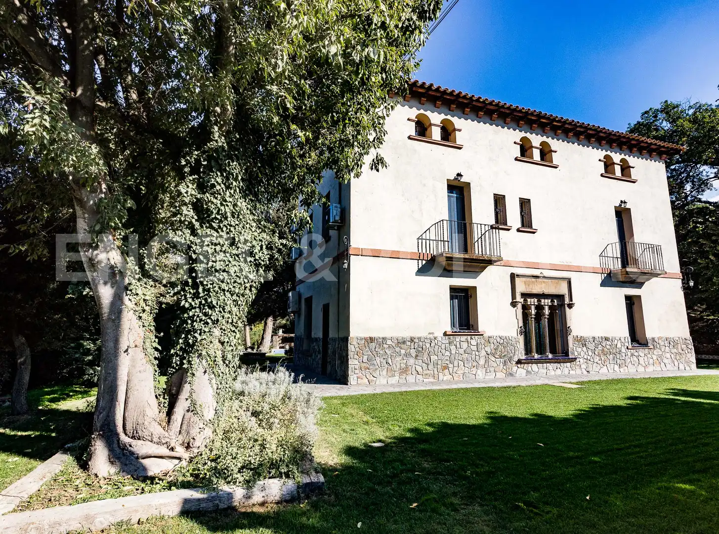 Exterior view of Country homes for sale in Llinars del Vallès  with Air Conditioner, Heating and Private garden