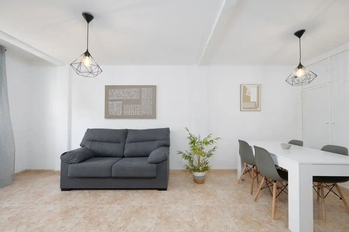 Sala d'estar de Pis en venda en Alicante / Alacant amb Calefacció i Moblat