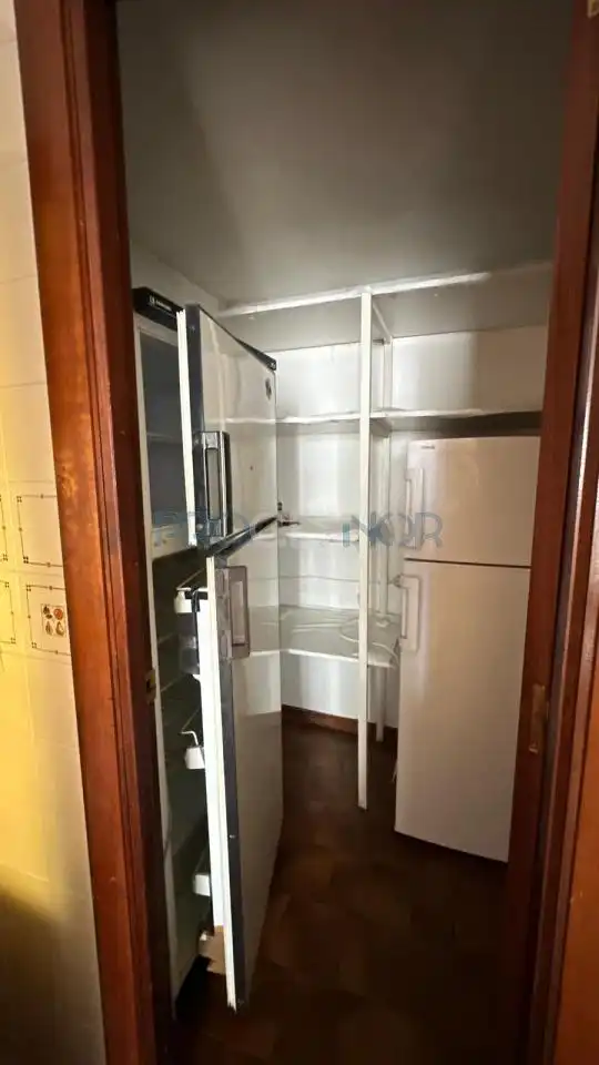 Cuina de Pis en venda en León Capital  amb Calefacció, Terrassa i Traster
