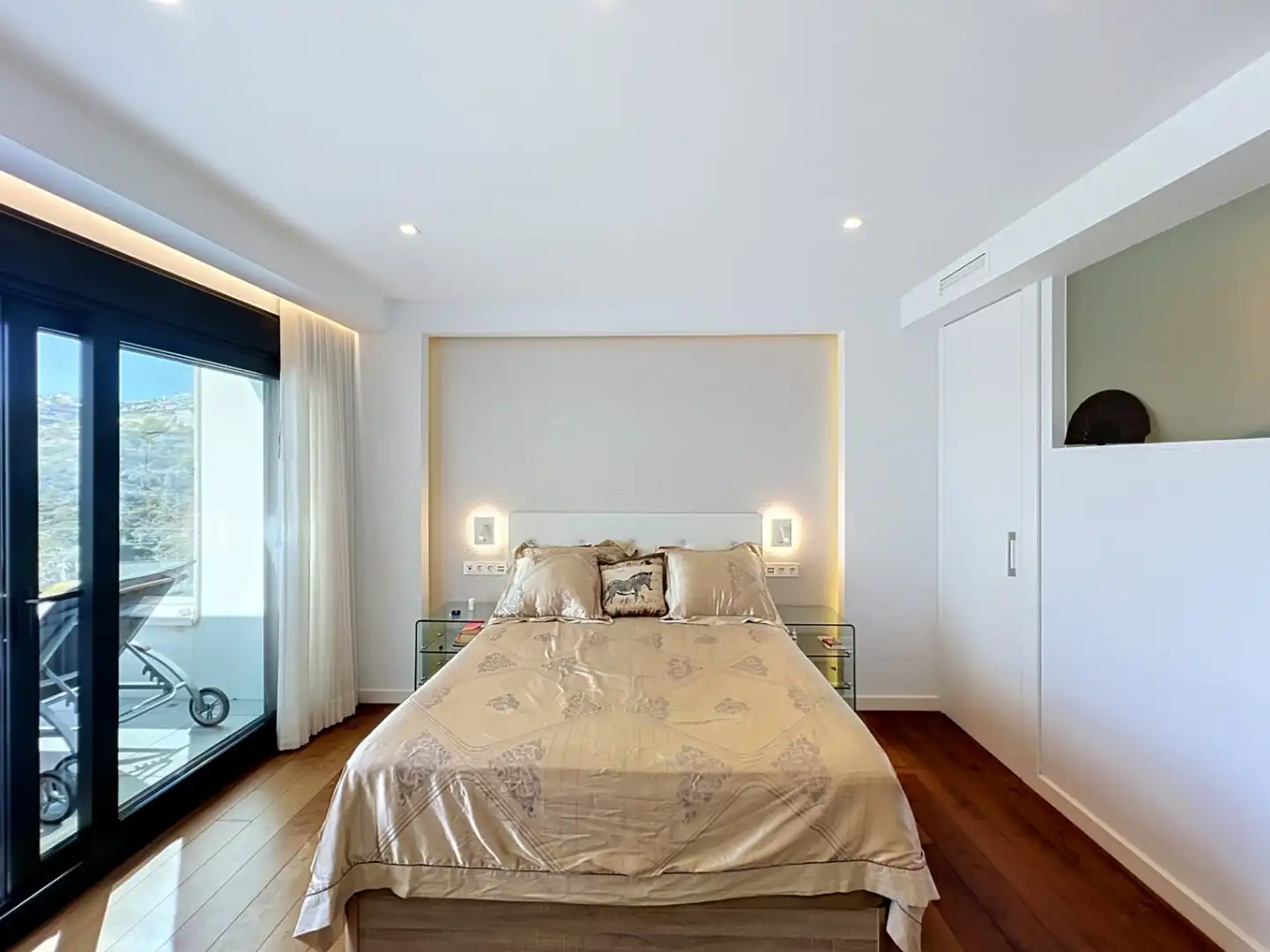 Penthouse with pool for sale in Cumbre del Sol, imagen 45