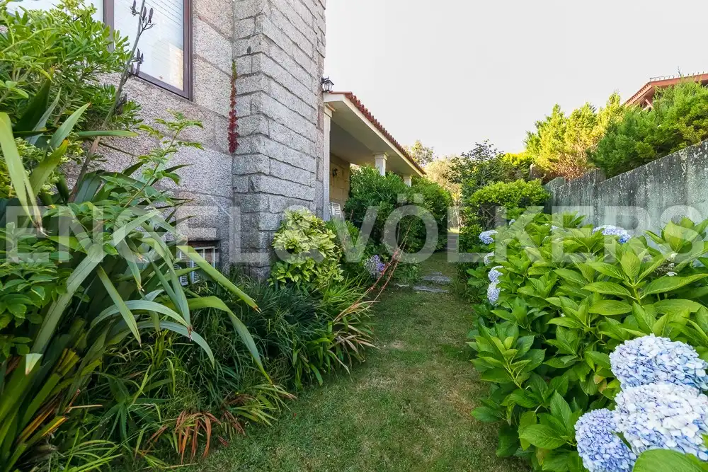 Casa con jardín en venta en Coruxo - Oia - Saiáns, imagen 12