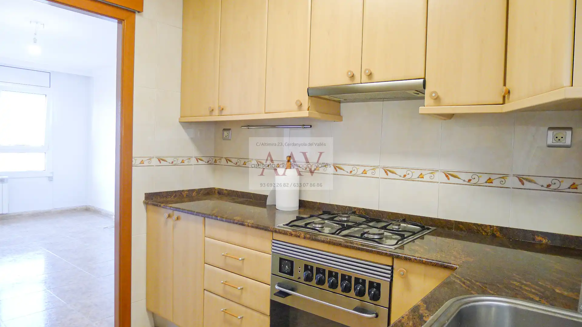 Cocina de Piso en venta en Cerdanyola del Vallès con Calefacción, Horno y Balcón
