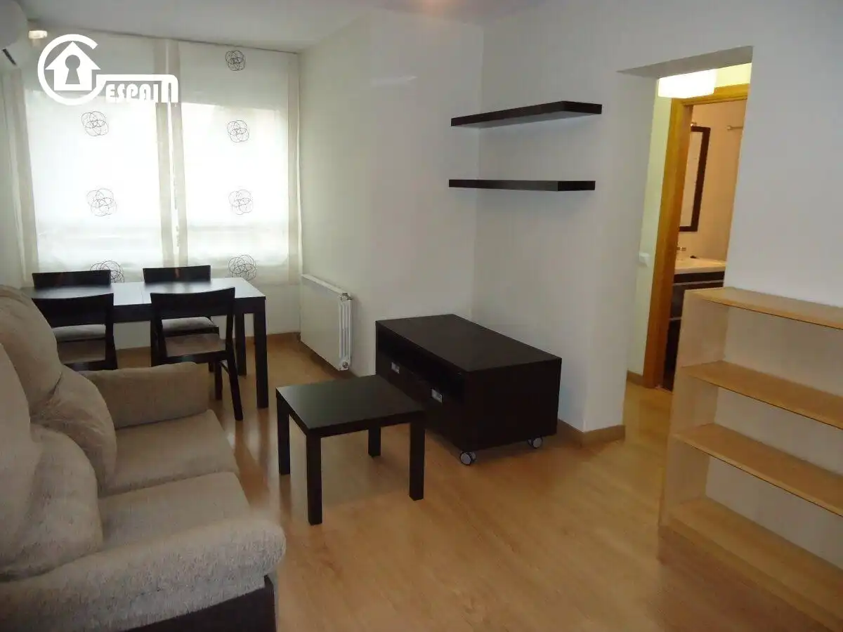 Living room of Flat for sale in Madrid  with Air Conditioner, Heating and Storage room