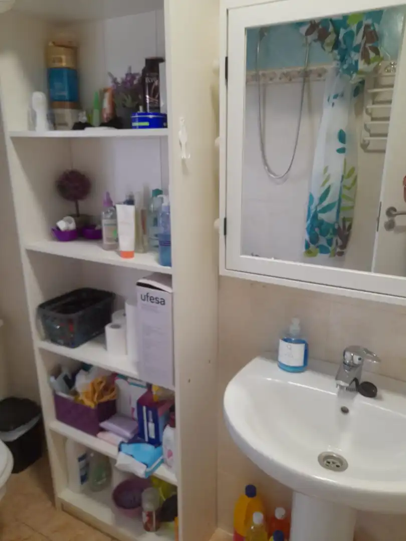 Bathroom of Flat for sale in Granada  with Air Conditioner, Furnished and Washing machine